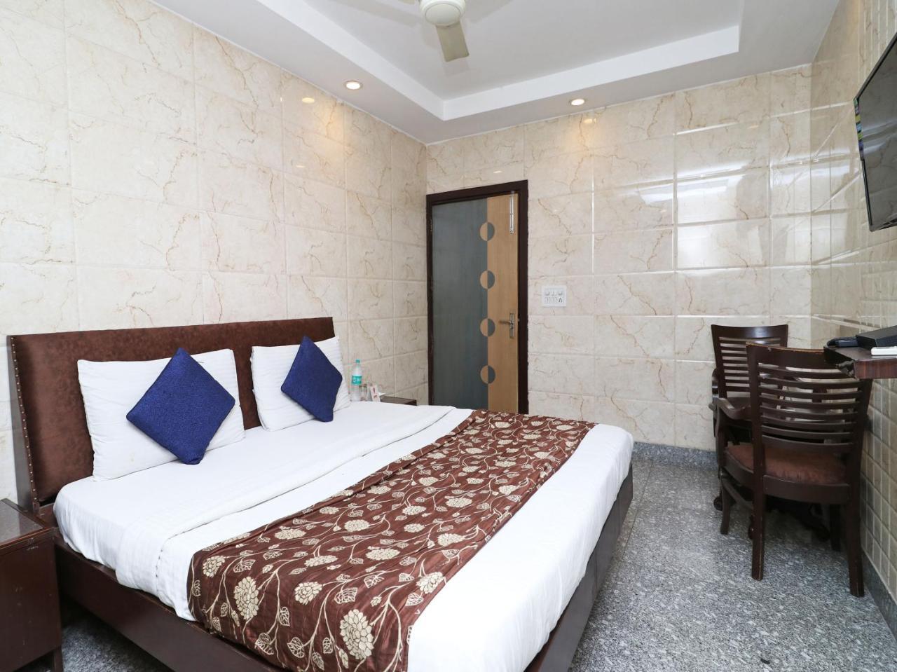 Oyo 2705 Hotel Preet Palace Nova Deli Exterior foto